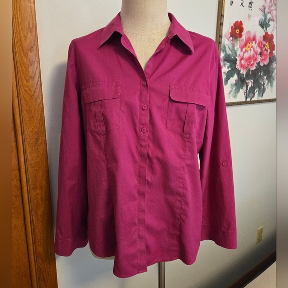 CHICO'S FUSCHIA LONG-SLEEVED NO-IRON  BUTTON-DOWN TOP. SIZE 2. - Picture 1 of 8